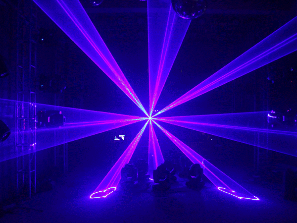 有一定光线的集合.3光束发射光线的光源为发光点