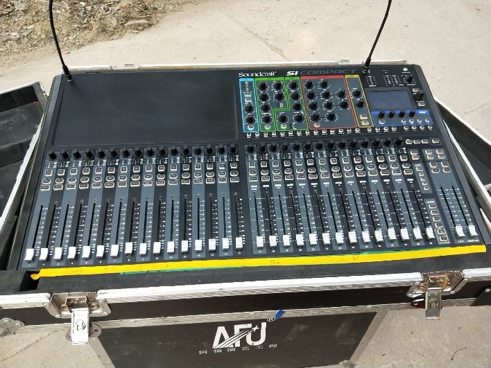 声艺数字调音台-舞台灯光设备租赁_舞美音响背景租赁_舞台搭建led灯