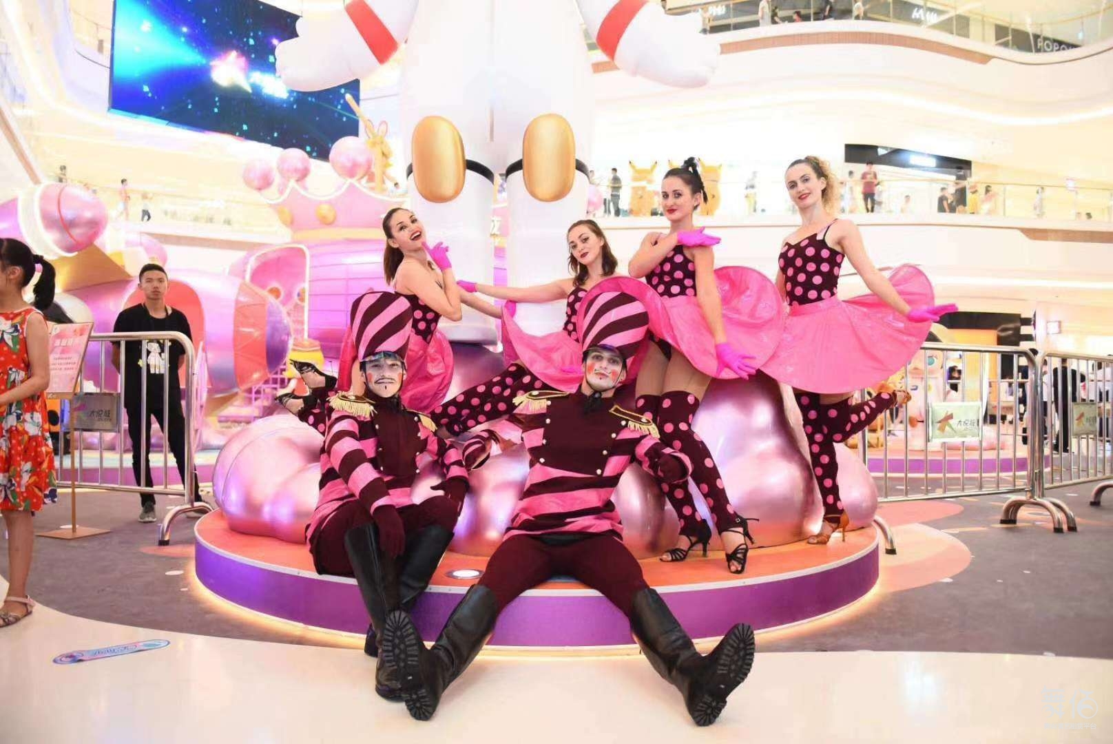 模特服装-舞台灯光设备租赁_舞美音响背景租赁_舞台搭建led灯租赁