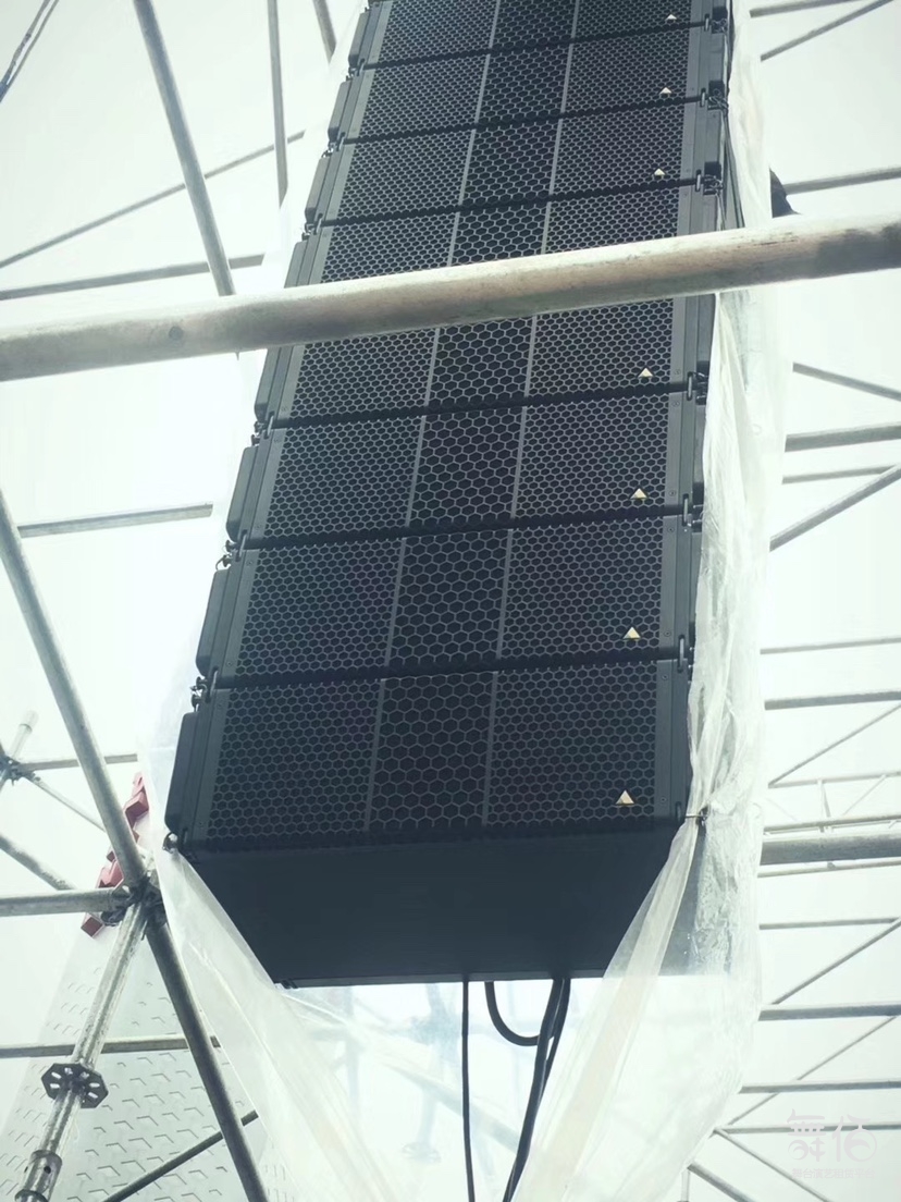 加拿大adamson安德森线阵租赁-舞台灯光设备租赁_舞美音响背景租赁