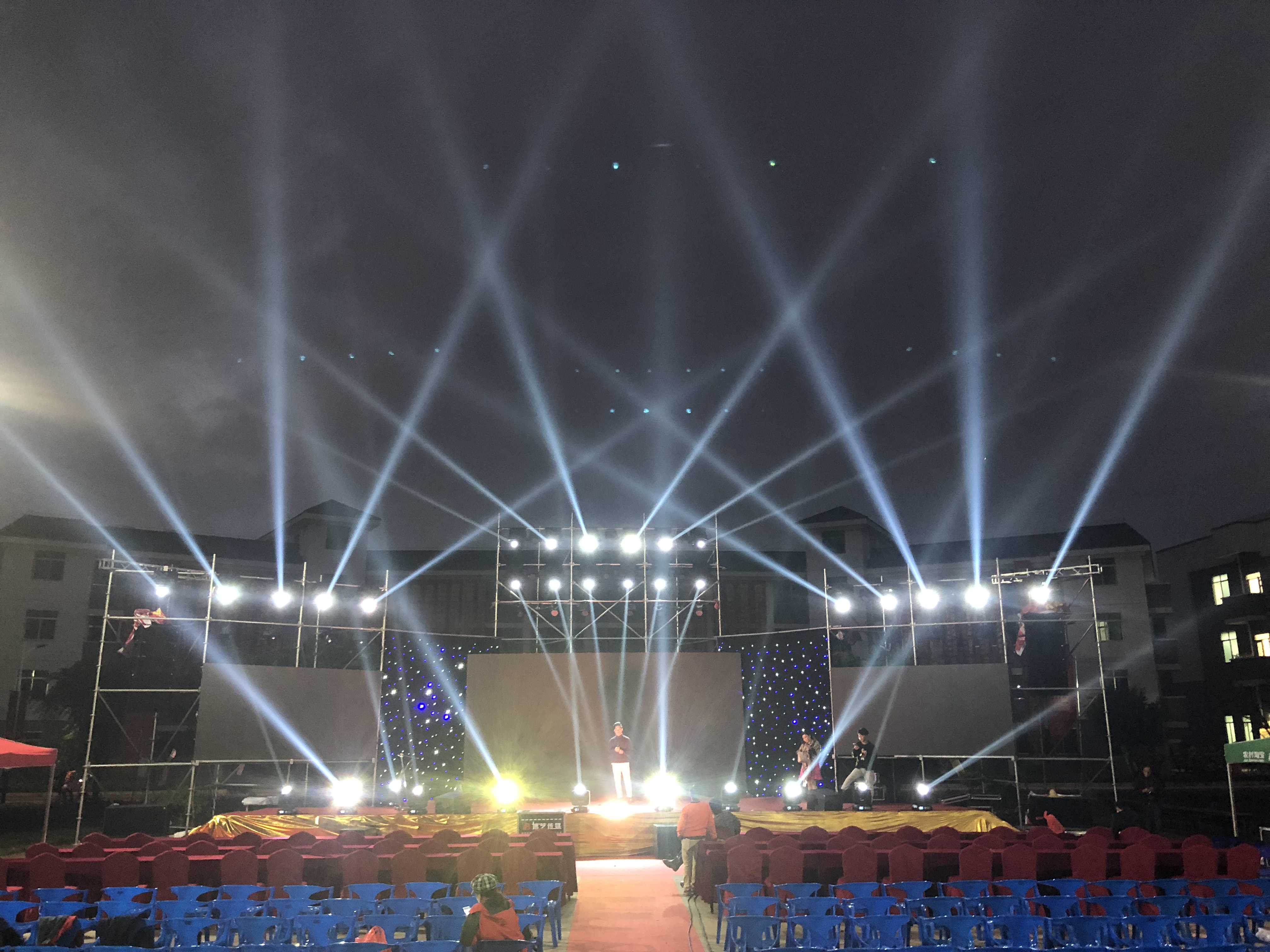 舞台灯光设备租赁_舞美音响背景租赁_舞台搭建led灯租赁-舞佰演艺租赁
