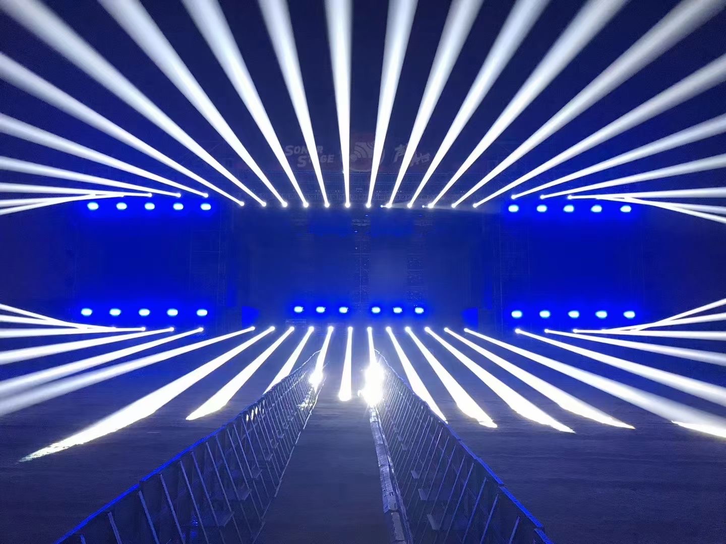 声扬线阵列,la 16778-舞台灯光设备租赁_音响租赁_舞台