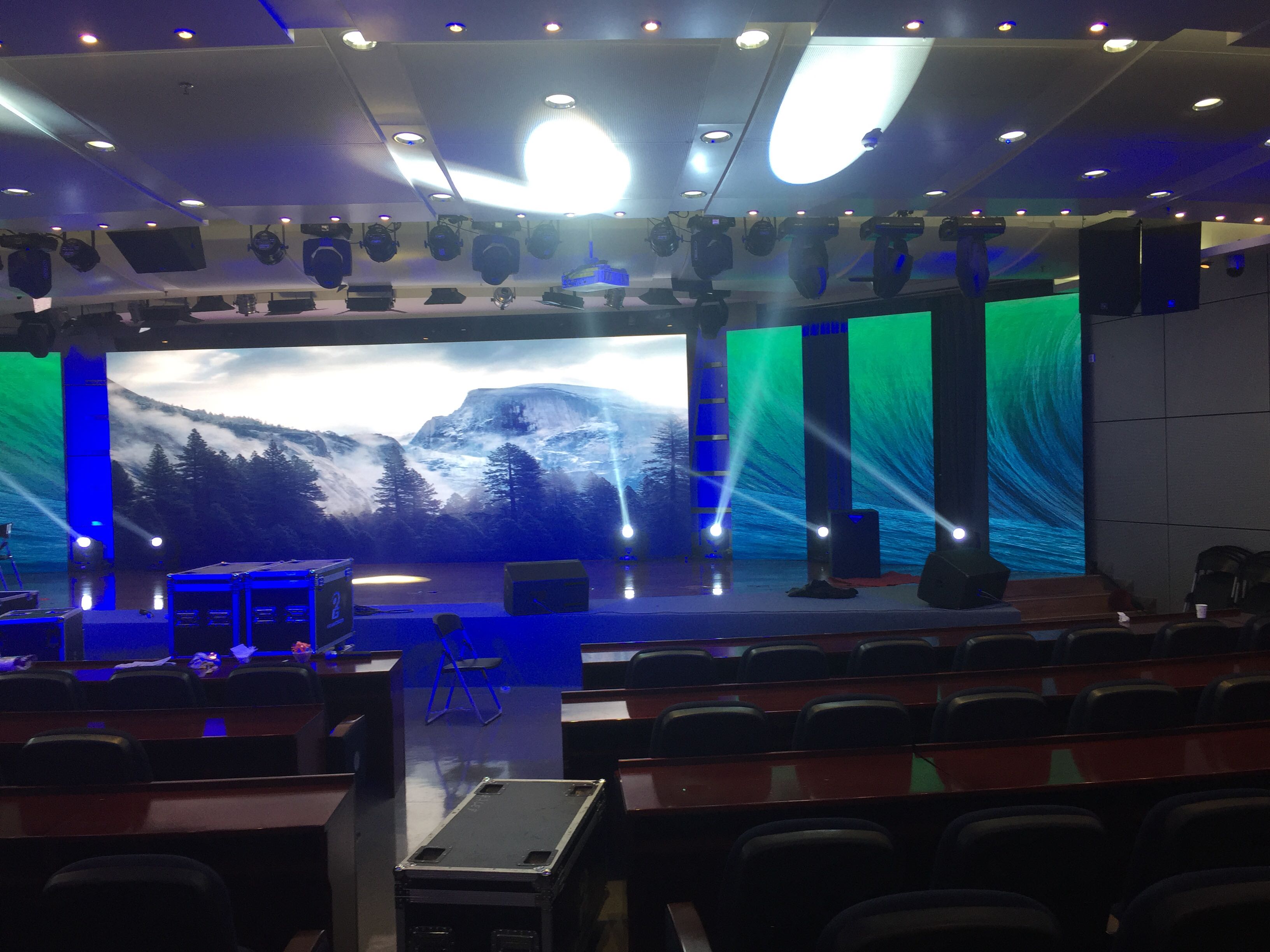 230光束灯-舞台灯光设备租赁_舞美音响背景租赁_舞台搭建led灯租赁